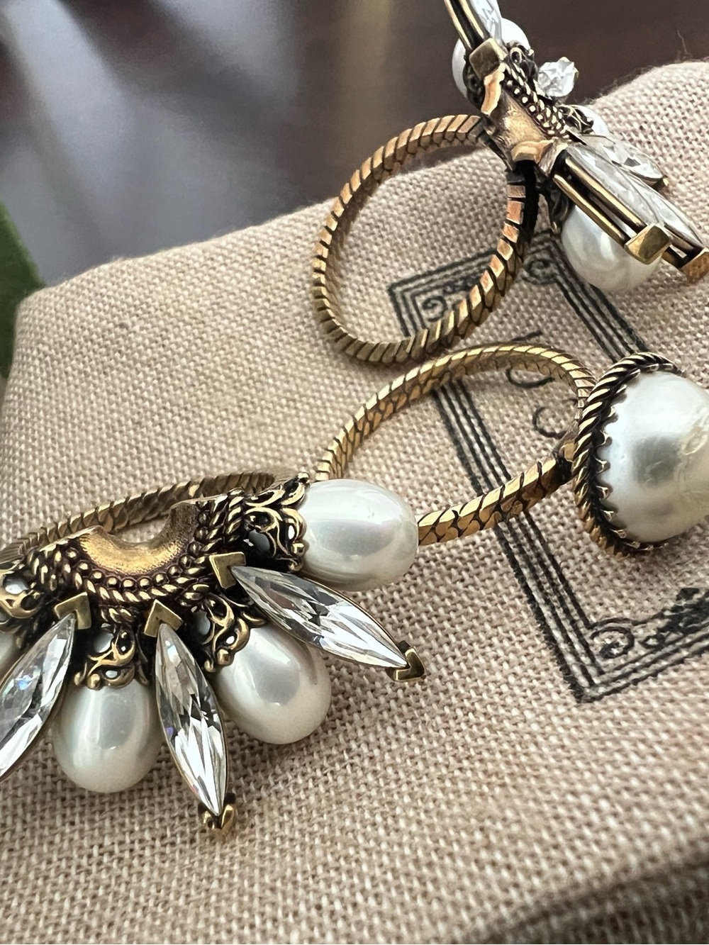 Gucci Gold-Tone Double Flower Ring with White Pearls and Crystal Marquises - Picture 7 of 10